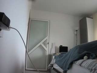 voyeurcam-charmhellen-kitchen