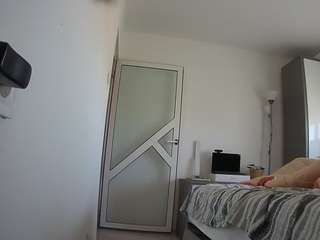 voyeurcam-charmhellen-kitchen