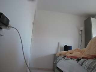 voyeurcam-charmhellen-kitchen camsoda