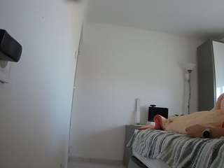 voyeurcam charmhellen kitchen