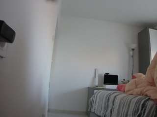 voyeurcam charmhellen kitchen