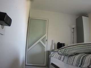 voyeurcam charmhellen kitchen
