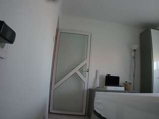 voyeurcam-charmhellen-kitchen