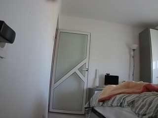 voyeurcam charmhellen kitchen live cam preview