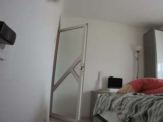 voyeurcam-charmhellen-kitchen