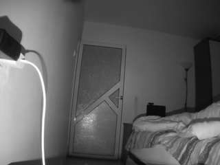 voyeurcam-charmhellen-kitchen