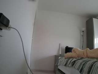 voyeurcam-charmhellen-kitchen