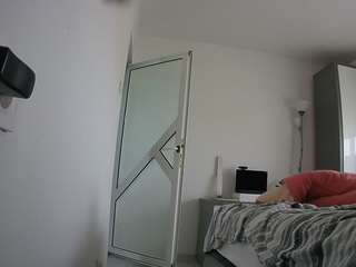 voyeurcam charmhellen kitchen live cam preview