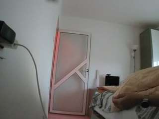 voyeurcam-charmhellen-kitchen