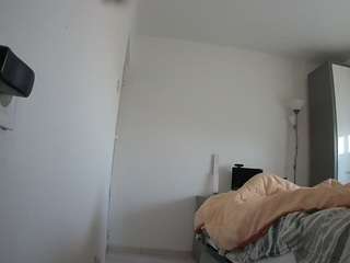 voyeurcam-charmhellen-kitchen