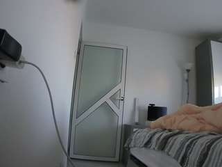 voyeurcam-charmhellen-kitchen