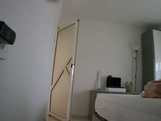voyeurcam-charmhellen-kitchen