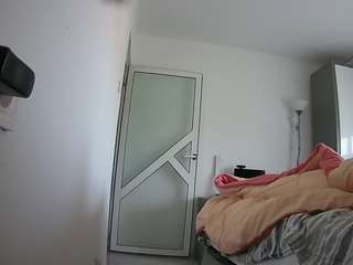voyeurcam-charmhellen-kitchen