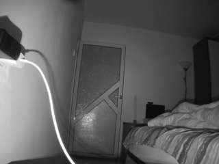 voyeurcam-charmhellen-kitchen