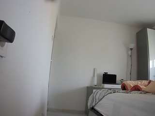 voyeurcam-charmhellen-kitchen