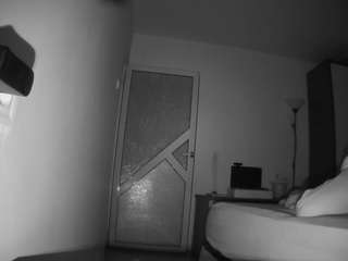 voyeurcam-charmhellen-kitchen