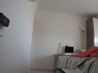 voyeurcam-charmhellen-kitchen