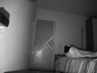 voyeurcam-charmhellen-kitchen