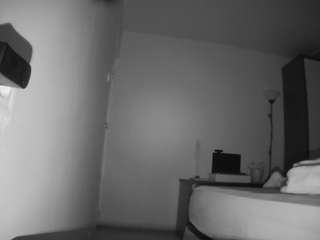 voyeurcam-charmhellen-kitchen