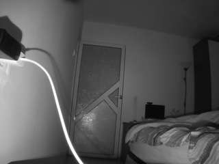 voyeurcam-charmhellen-kitchen