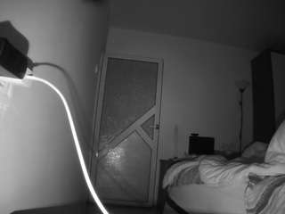 voyeurcam-charmhellen-kitchen