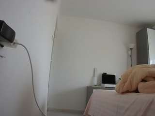 voyeurcam-charmhellen-kitchen