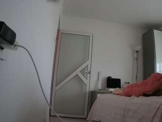 voyeurcam-charmhellen-kitchen