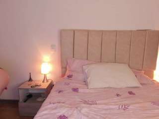 Live webcam model michelleex on Soda Cams