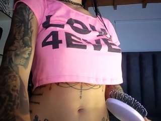 Live webcam model paulinasoto on Soda Cams