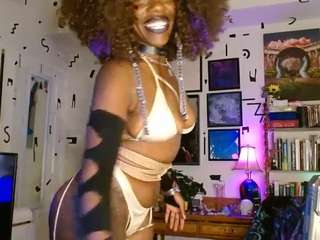 moebootyrayna