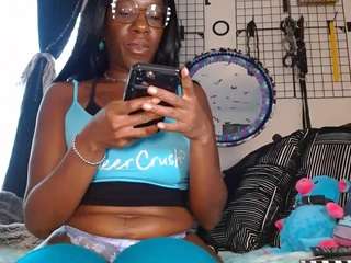 moebootyrayna