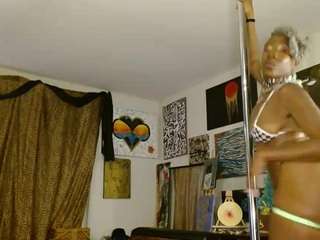  moebootyrayna chat room