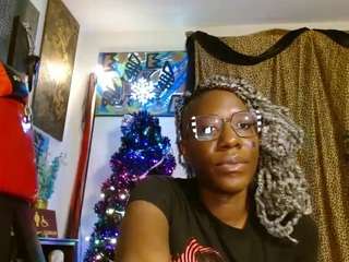 Live webcam model moebootyrayna on Soda Cams