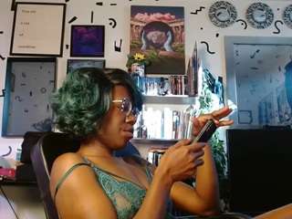 ItsMoeDuh — LIVE on Camsoda