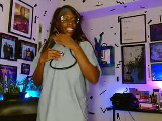 moebootyrayna's live room