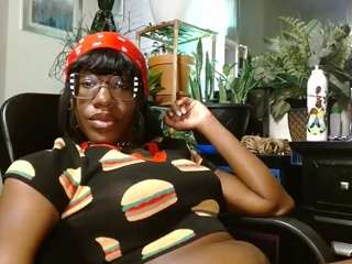 moebootyrayna's live room