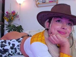 cheerrybomb Live Webcam on CamSoda