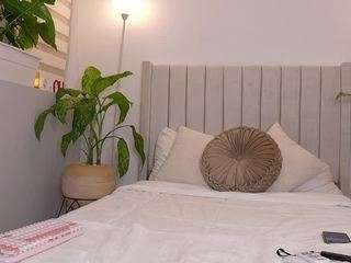 Live webcam model cheerrybomb on Soda Cams