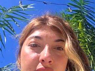 cheerrybomb Live Webcam on CamSoda