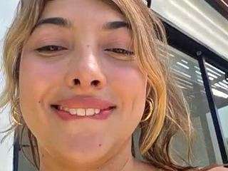 cheerrybomb Live Webcam on CamSoda