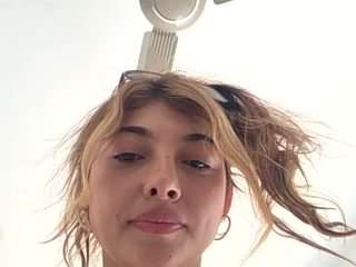 cheerrybomb Live Webcam on CamSoda