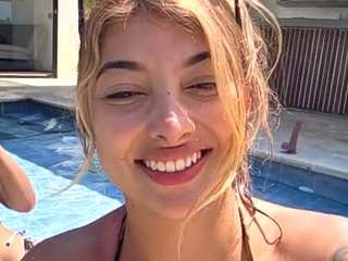 cheerrybomb Live Webcam on CamSoda