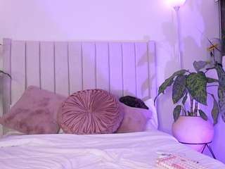 cheerrybomb Live Webcam on CamSoda