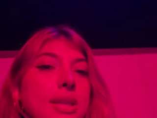 cheerrybomb Live Webcam on CamSoda