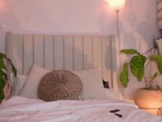 cheerrybomb's CamSoda show and profile