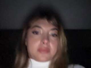 cheerrybomb's CamSoda show and profile