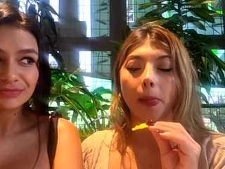 Live webcam model cheerrybomb on Soda Cams