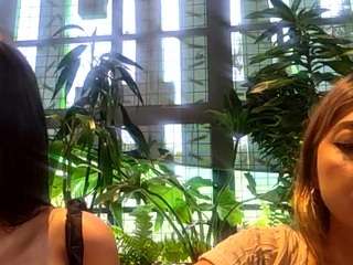 Live webcam model cheerrybomb on Soda Cams