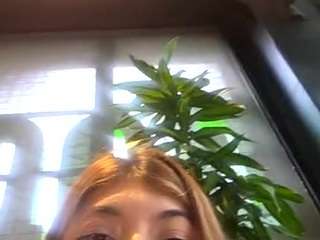 Live webcam model cheerrybomb on Soda Cams