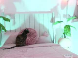 Live webcam model cheerrybomb on Soda Cams